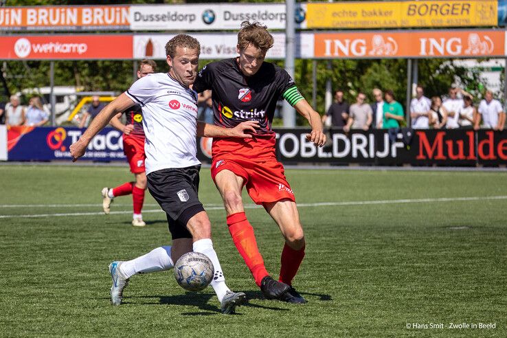 In beeld: Flevo Boys laat Berkum instorten en jaagt Zwollenaren nacompetitie in