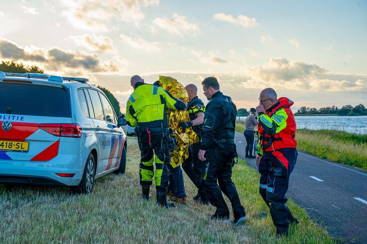 In beeld (video): Twee botendieven aangehouden na spectaculaire politieactie op het Vossemeer