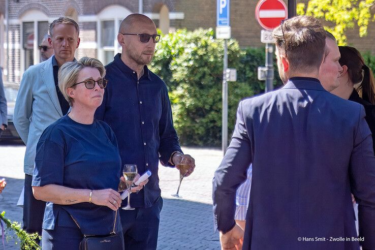 In beeld (video): Familie, vrienden en genodigden nemen afscheid van Jonnie Boer