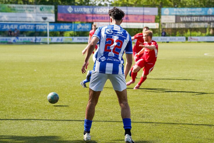 In beeld: KHC verliest van AZSV, maar houdt hoop levend