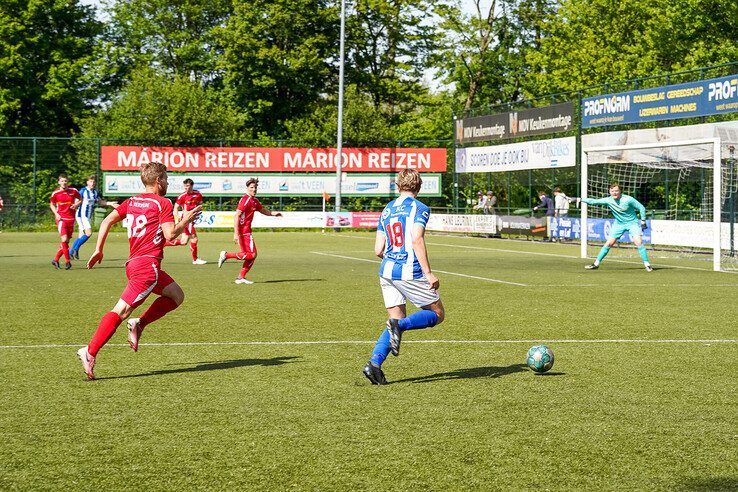 In beeld: KHC verliest van AZSV, maar houdt hoop levend