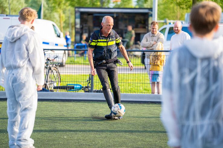 In beeld: Kinderen op de vlucht in IJsselmuiden, politie zet alles op alles bij Hunted