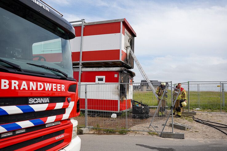 Brand op bouwterrein in Reeve richt flinke schade aan