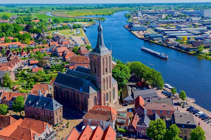 De kerktoren in Hasselt