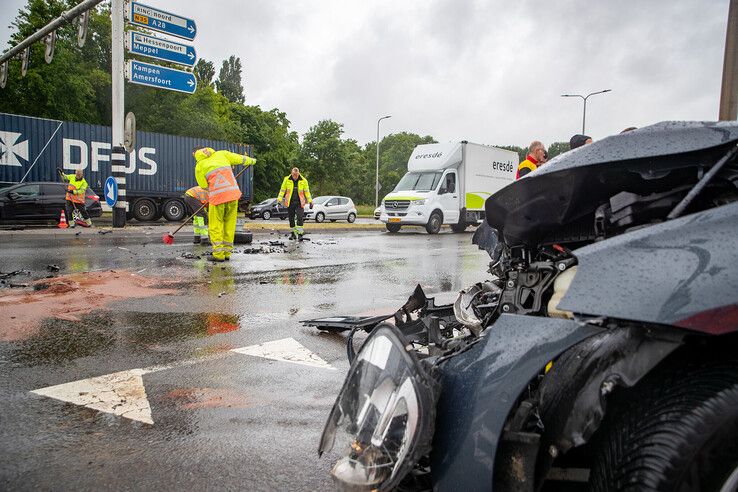 Bestuurder aangehouden na botsing op Ceintuurbaan in Zwolle