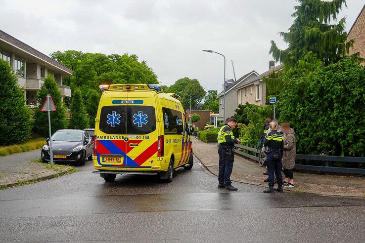 Een moeder en kind werden aangereden op de Hollewand in Hattem.