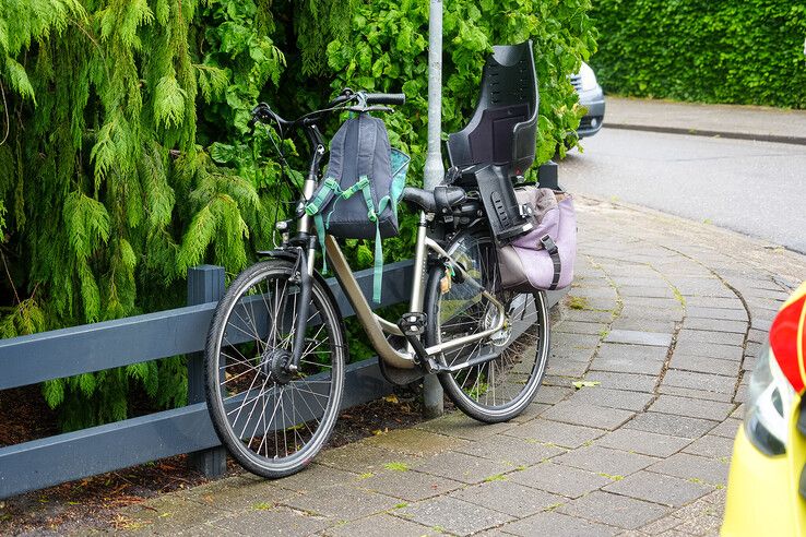 Moeder en kind gewond bij aanrijding in Hattem