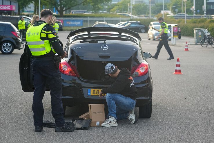Zeventig boetes bij verkeerscontrole op Burgemeester Roelenweg in Zwolle