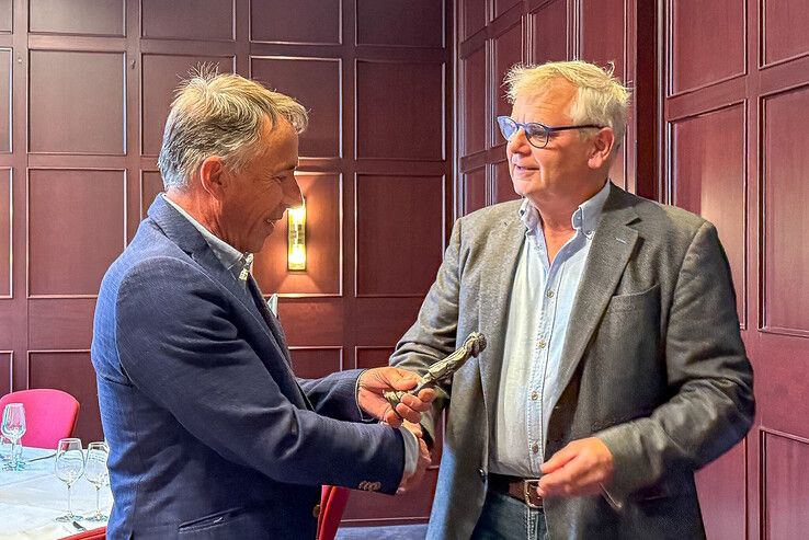 Johan Groothedde ontvang de Weeshuisprijs.