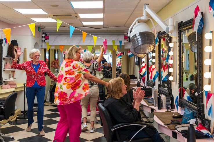 Kapsalon Kamphorst blijkt al 98 jaar oud, eeuwfeest komt sneller dan gedacht