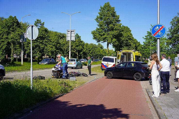 Bromfietser ernstig gewond bij aanrijding op Willemsvaart, met spoed naar ziekenhuis