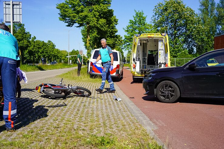 Bromfietser ernstig gewond bij aanrijding op Willemsvaart, met spoed naar ziekenhuis