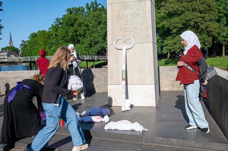 Nakba herdenking bij het centraal oorlogsmonument in Zwolle.