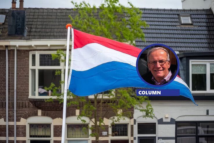 Dan volgt 5 mei. Bevrijdingsdag. Ook die dag hang ik de vlag uit, en wel ten top.