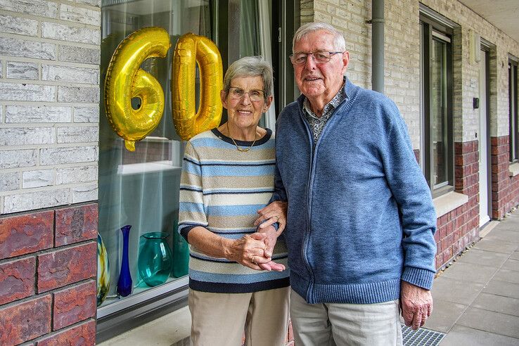 Johan en Diny Zunnebeld vieren 60 jaar huwelijk in Westenholte