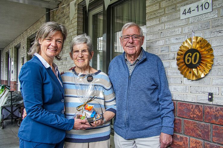 Johan en Diny Zunnebeld vieren 60 jaar huwelijk in Westenholte