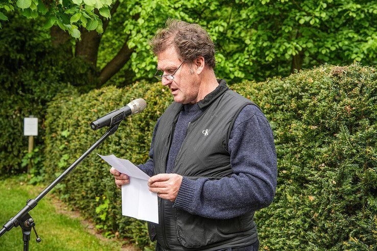 In beeld: Zwolle staat stil bij oorlogsslachtoffers, vanavond centrale herdenking in Ter Pelkwijkpark