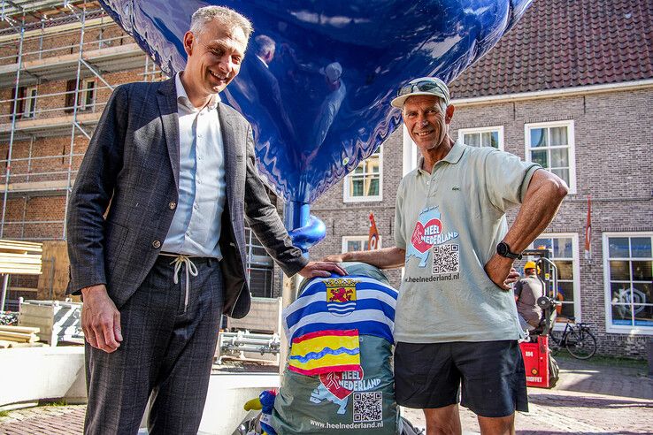 Frank Boerebach werd in Zwolle ontvangen door wethouder Michiel van Willigen.