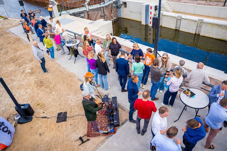 In beeld: Sluis in Reeve heet voortaan Blokhuissluis