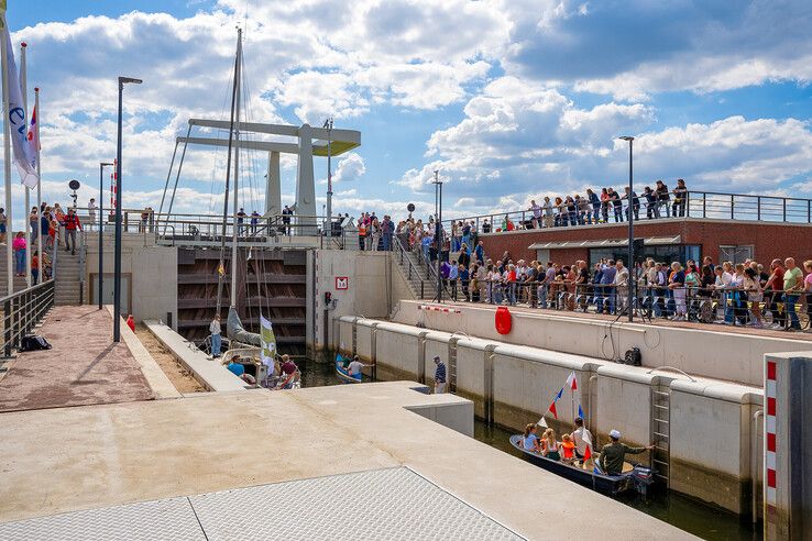 In beeld: Sluis in Reeve heet voortaan Blokhuissluis