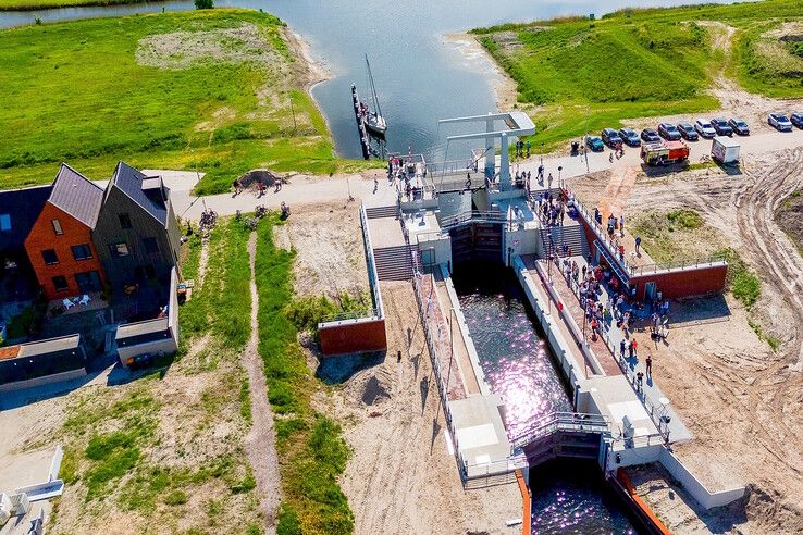 In beeld: Sluis in Reeve heet voortaan Blokhuissluis
