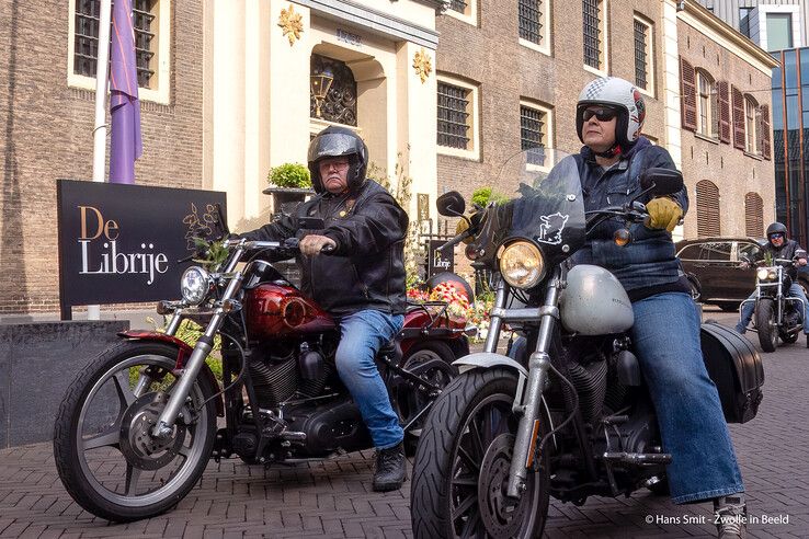 In beeld: Topchef Jonnie Boer maakt laatste reis door Zwolle en Giethoorn
