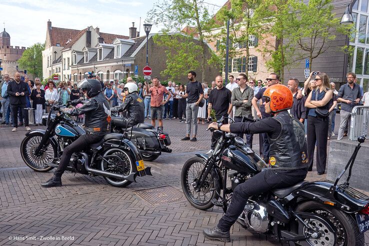 In beeld: Topchef Jonnie Boer maakt laatste reis door Zwolle en Giethoorn