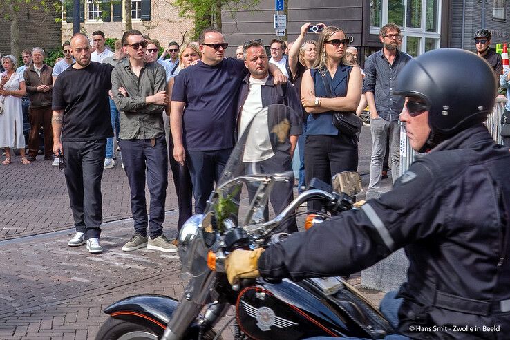 In beeld: Topchef Jonnie Boer maakt laatste reis door Zwolle en Giethoorn