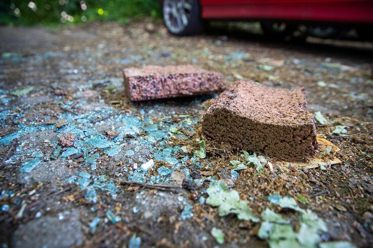 Ruiten ingeslagen van zeker vier auto’s in Zwolle