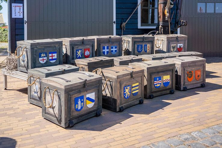 In beeld: Met Zwols bier vertrekt de Kamper Kogge naar Zweden