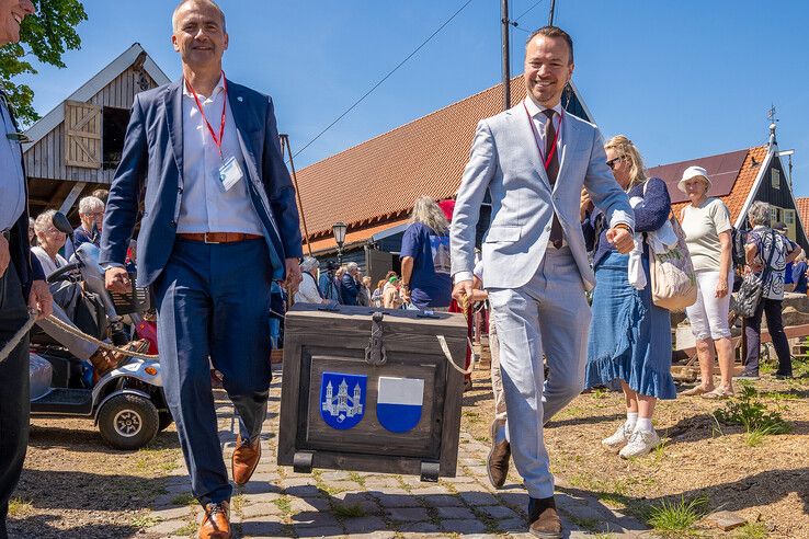 In beeld: Met Zwols bier vertrekt de Kamper Kogge naar Zweden