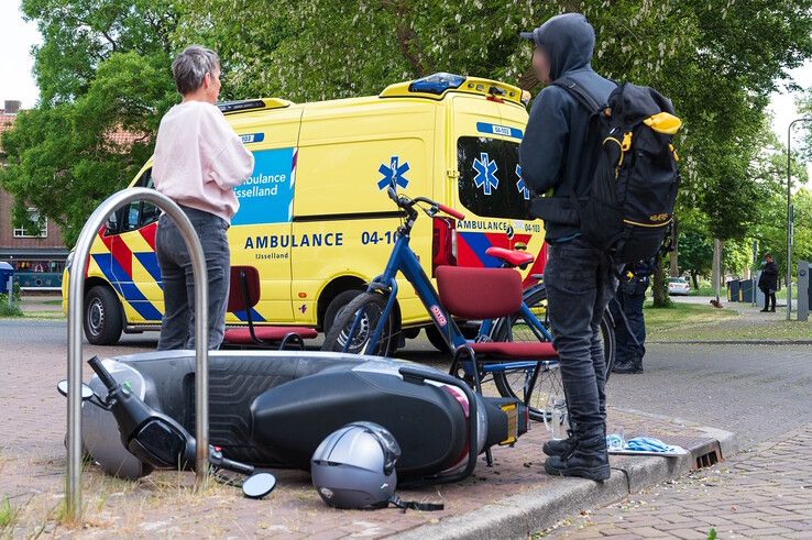 Fietser aangehouden na botsing met scooter in Zwolle