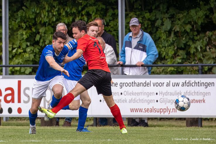 In beeld: WVF wint stadsderby en duwt Be Quick ’28 dieper in problemen