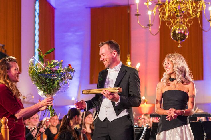 In beeld: Rob Hadders wint Zwolse Maestro na nek-aan-nekrace met Mende Reith