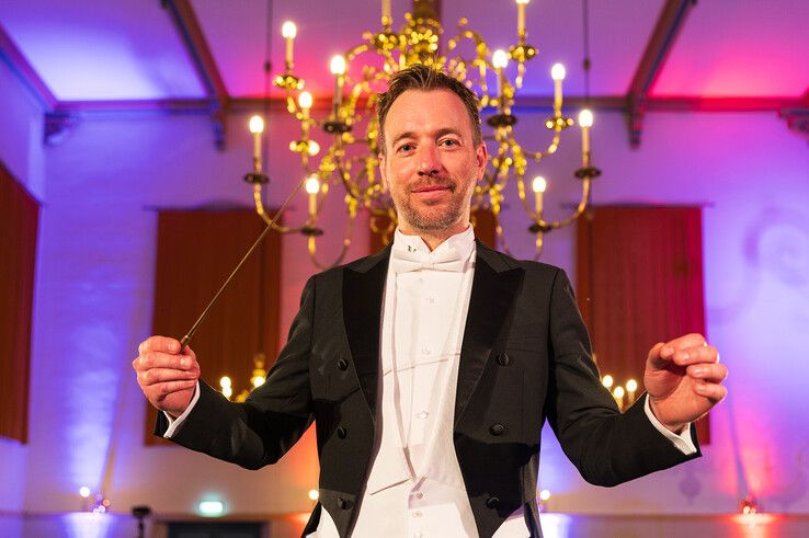 In beeld: Rob Hadders wint Zwolse Maestro na nek-aan-nekrace met Mende Reith