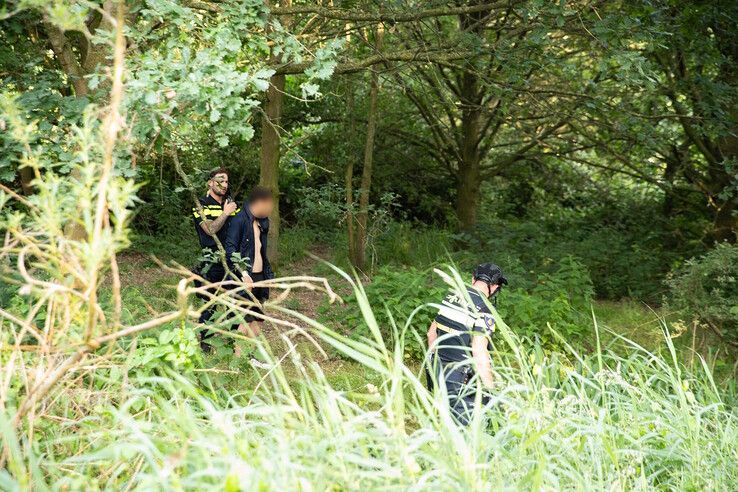 Verdachte springt water in op vlucht voor politie in Zwolle, Kampenaar en Enschedeër aangehouden