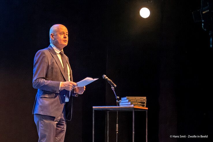 In beeld: Afronding Stolpersteine-project Zwolle: ‘Nooit meer vergeten is voortaan nooit meer kunnen vergeten’