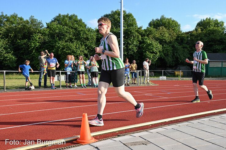 In beeld: G-lopers rennen alsnog Heroes Run na afgelaste Halve Marathon Zwolle