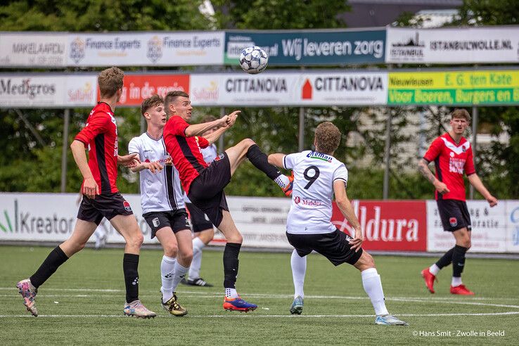 In beeld: Berkum naar tweede ronde nacompetitie na late beslissing tegen Broekster Boys