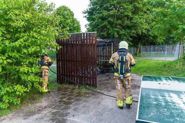 Brand in fietsenhok bij basisschool De Sluis in Zwolle