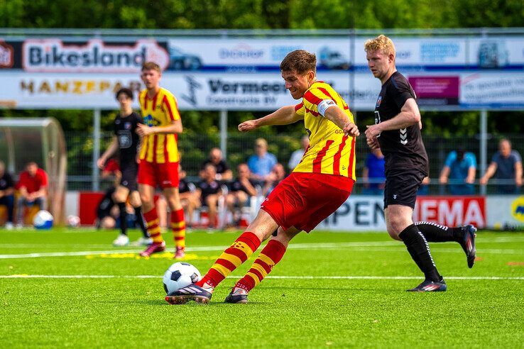 In beeld: Go Ahead Kampen na 26 jaar gedegradeerd naar tweede klasse