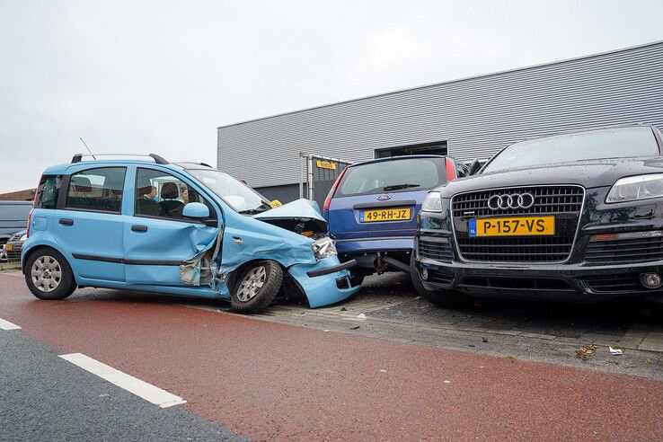 Forse blikschade bij de botsing in Kampen.