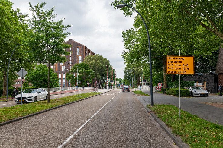 Hofvlietbrug in Zwolle ’s avonds afgesloten vanwege onderhoud.