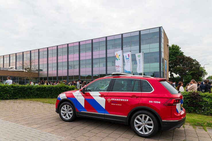 In beeld: School ontruimd in Zwolle na gaslek in meterkast