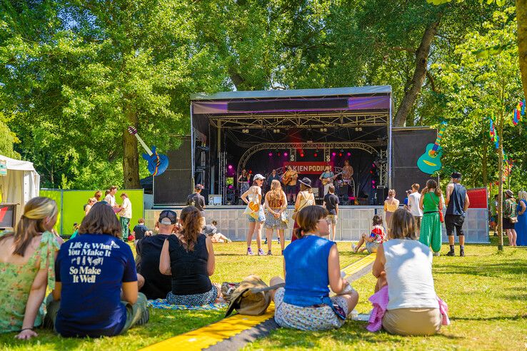 In beeld: Tempo Giusto in Kampen, Diggy Dex vindt perfecte toon op Full Color Festival