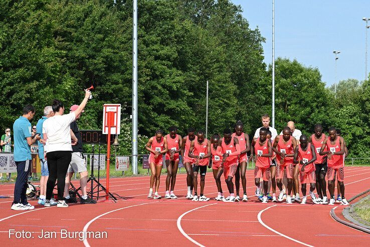 Afrikaanse hardlopers verbreken Zwolse records na afgelaste halve marathon