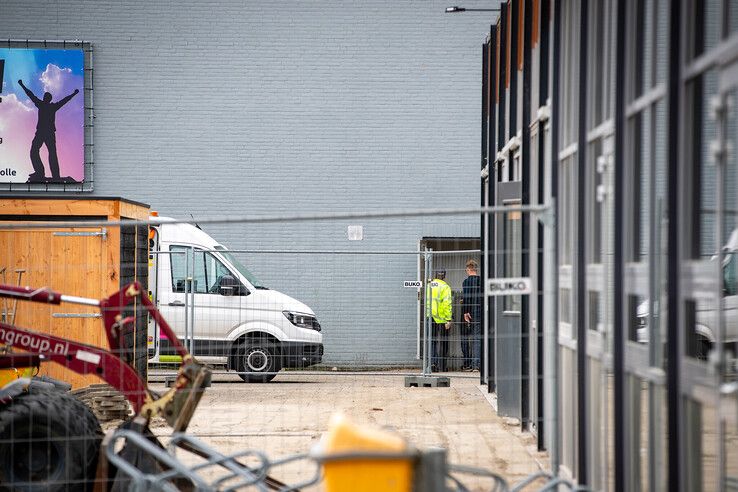 In beeld: School ontruimd in Zwolle na gaslek in meterkast