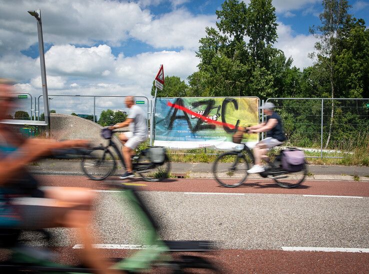 Zwolle beklad met graffititeksten rond omstreden azc-plan De Tippe