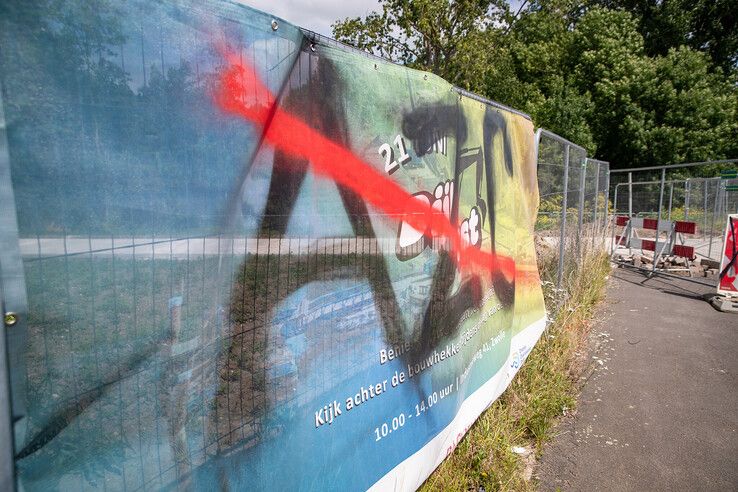 Zwolle beklad met graffititeksten rond omstreden azc-plan De Tippe
