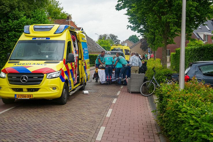 Fietsster ernstig gewond bij aanrijding in Dalfsen: traumahelikopter opgeroepen